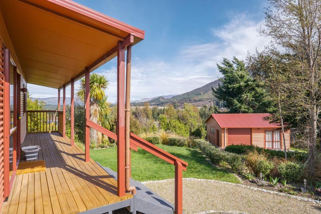 Korimako Ridge - Lake Hawea Holiday Home Buitenkant foto