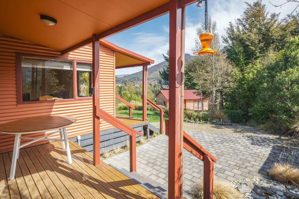 Korimako Ridge - Lake Hawea Holiday Home Buitenkant foto