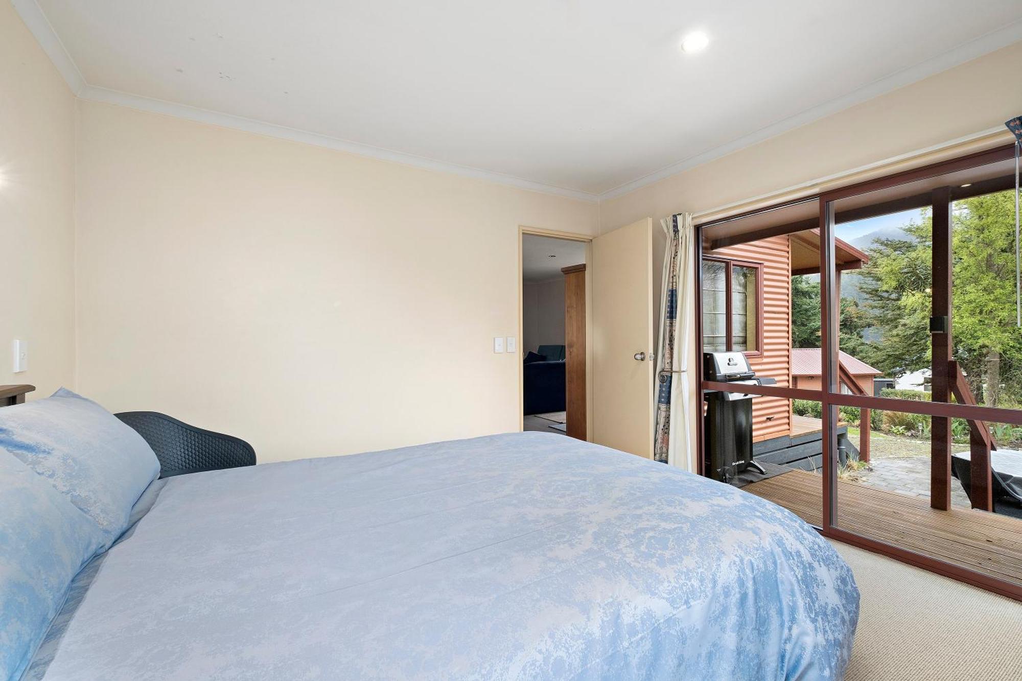Korimako Ridge - Lake Hawea Holiday Home Buitenkant foto
