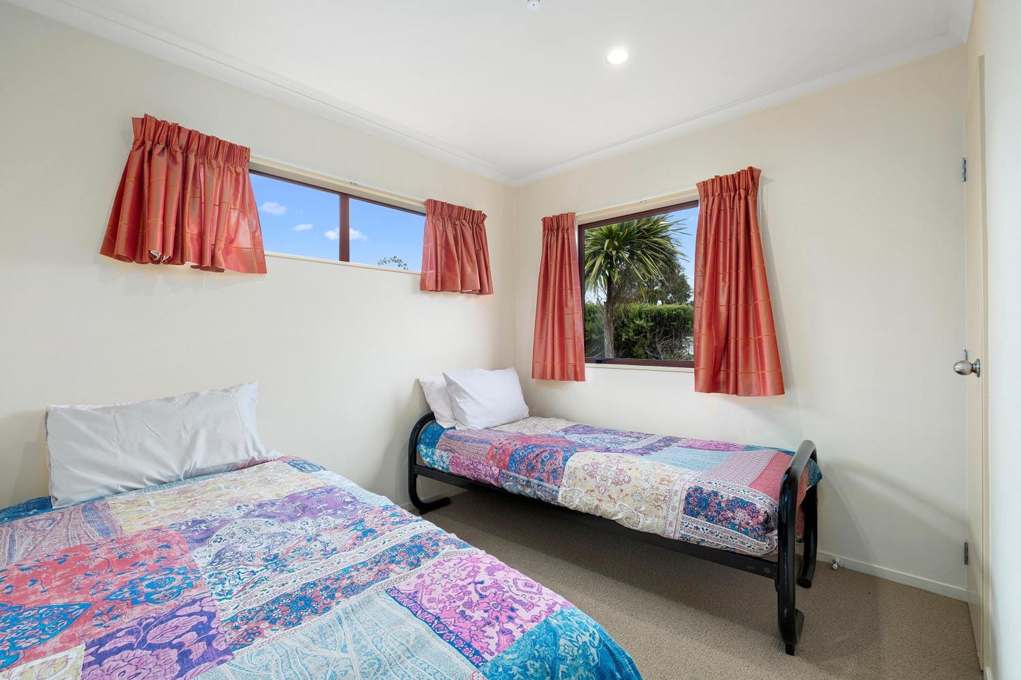 Korimako Ridge - Lake Hawea Holiday Home Buitenkant foto