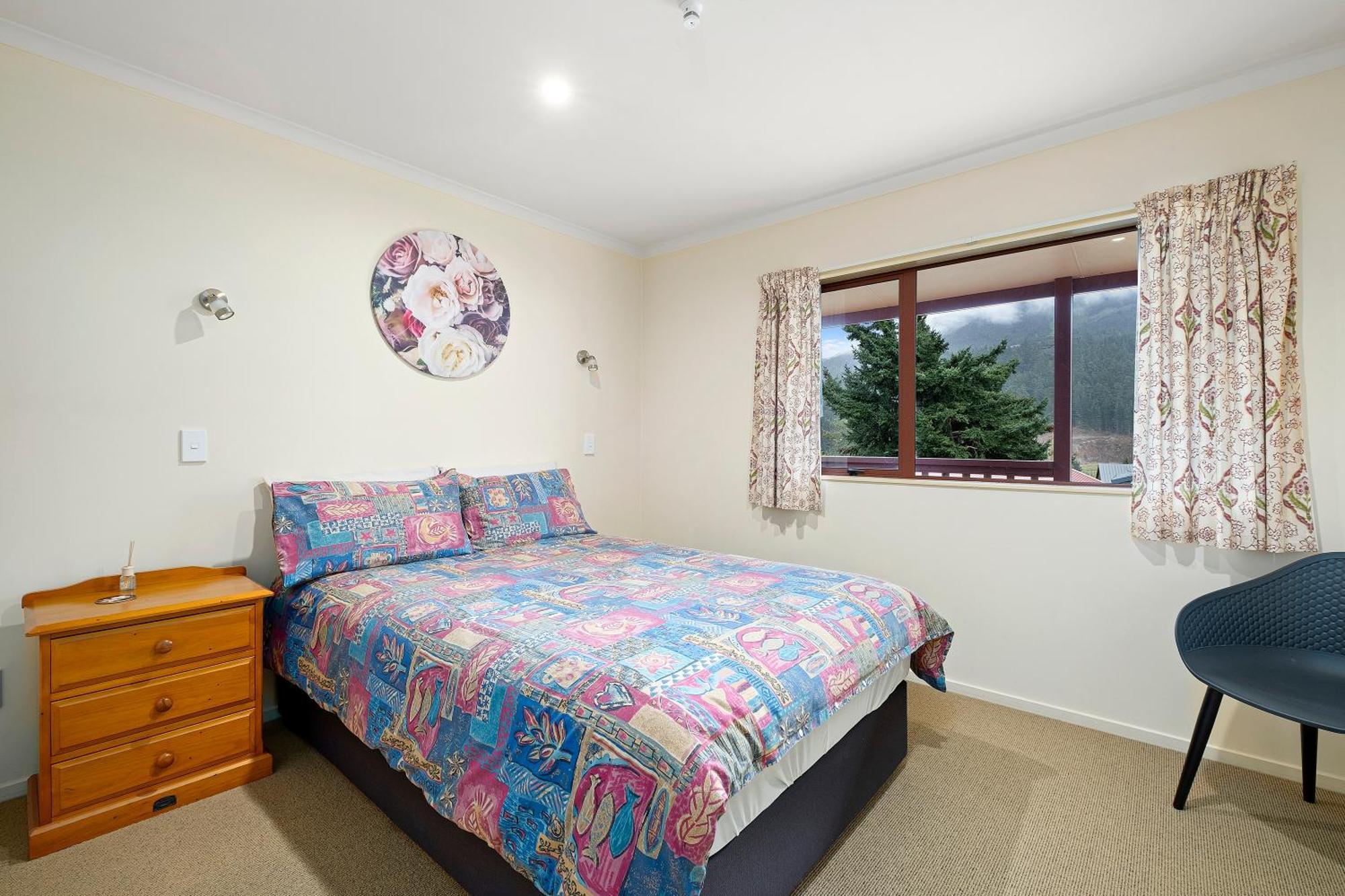 Korimako Ridge - Lake Hawea Holiday Home Buitenkant foto